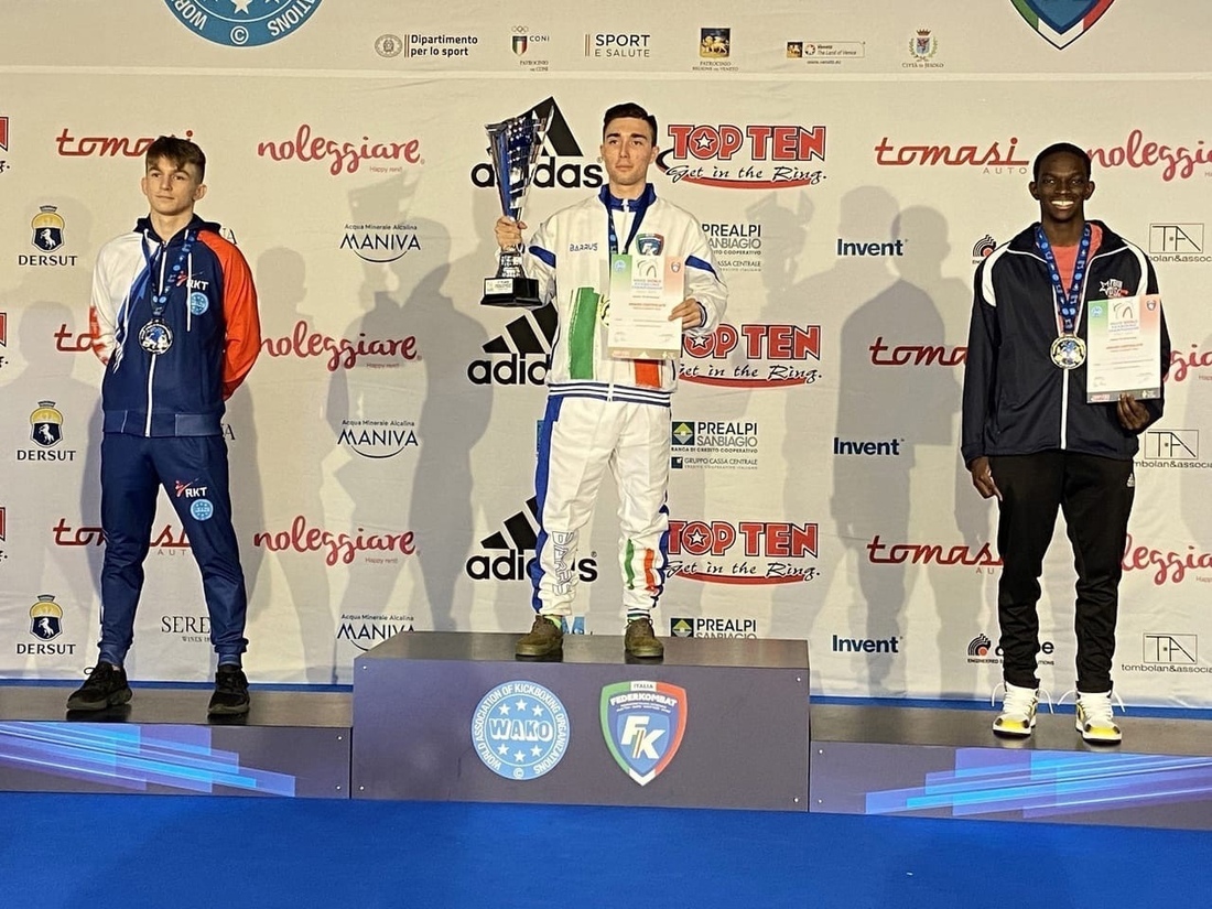 Студент ЧГУ завоевал «серебро» и «бронзу» на Чемпионате мира по кикбоксингу