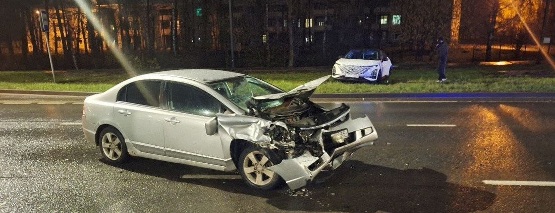 Три человека пострадали в автомобильной аварии в Вологде