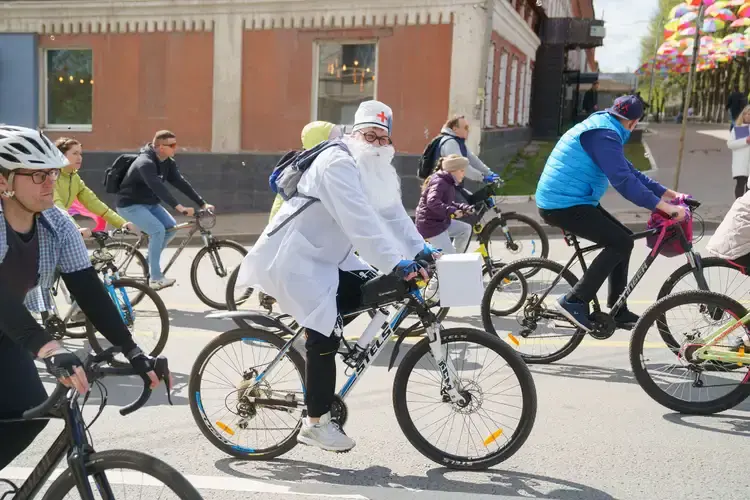 Все костюмированные участники стали претендентами на победу в конкурсе на самый креативный и яркий велообраз
