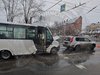 Во время столкновения маршрутки и легковушки пострадала 69-летняя ивановка