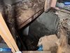 Дыра от потолка до подвала зияет в жилом доме № 30 в Кинешме