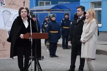 Валентина Терешкова на открытии памятника Г. Котельникову