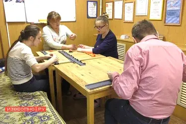 Организация "Грани" учит ремеслу особенных людей. Видео