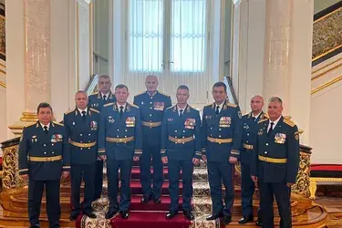 Лучшие выпускники Ивановской пожарно-спасательной академии встретились с Владимиром Путиным