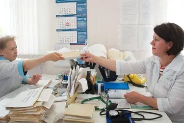 «Ее личный телефон не умолкает даже ночью»