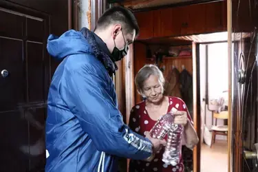 В Кинешме волонтеры доставят святую воду пожилым людям
