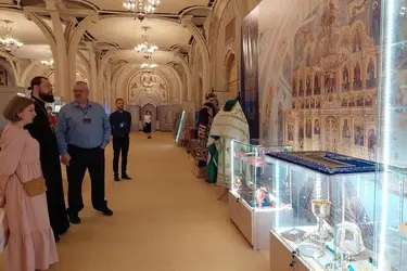Палехские иконы, витражи и иконостасы едут в Кремль и в храм Христа Спасителя