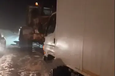 Снегопад парализовал движение на Москву в Гаврилово-Посадском районе