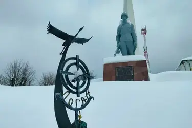 Еще один кованый журавлик улетает из Южи в Севастополь – в честь погибшего 21-летнего снайпера