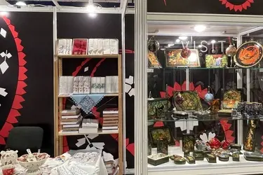 Ивановские ремесленники привезли на "Ладью" ручную вышивку, лаковую миниатюру и иконопись
