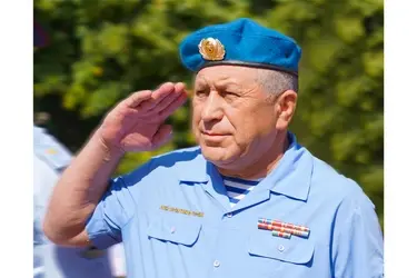 Владимир Путин наградил председателя "Союза десантников" Ивановской области