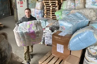 Ивановские депутаты и текстильщики отправили в Оренбуржье фуру с одеялами и подушками