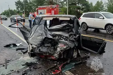 В Ивановском районе – жесткое ДТП, троих пострадавших спасатели доставали из машин с помощью спецоборудования