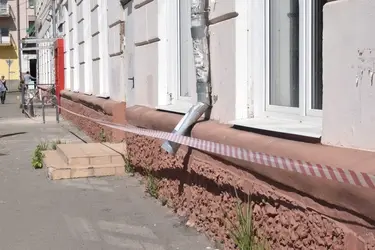 Мэрия требует от УК "Апрель" укрепить лепной карниз дома в Иванове