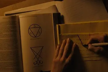 Кино "Собиратель душ" (18+)