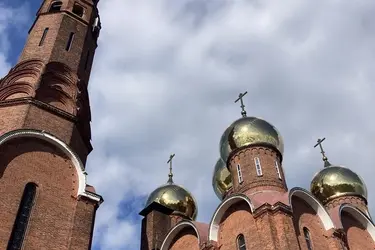 Изразцы майоликового панно Воскресенского храма в Вичуге восстановлены