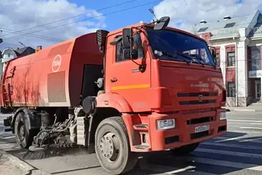 Днем 16 сентября в Иванове убирать улицы города будут 70 дорожных рабочих