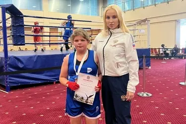 Юные спортсменки из Иванова взяли два "серебра" на турнире по женскому боксу в Орле