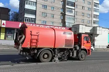 Днем 24 сентября в Иванове убирать улицы города будут 70 дорожных рабочих
