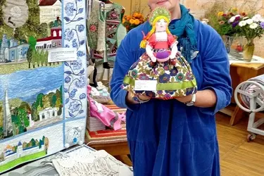 Куклы и колье изо льна принесли ивановским лоскутницам награды фестиваля "Костромская льняница"