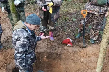 Ивановские поисковики подняли три медальона в составе экспедиции "Дорогами памяти"