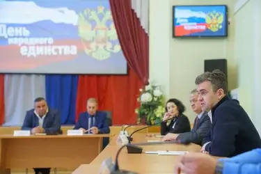Губернатор Станислав Воскресенский встретился с  представителями национальных диаспор