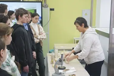 Более 200 школьников участвовали в образовательной выставке "Учись в Иванове"