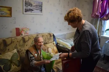 До сих пор занимается огородом: труженица тыла Анна Лузина из Иванова отметила 100-летний юбилей