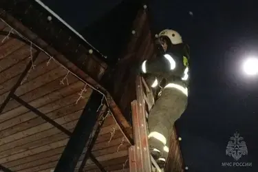 В Фурманове из-за новогодней гирлянды загорелась беседка на Советской улице