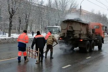 "Там не ямы, а кратеры уже": в Иванове прошел ямочный ремонт на шести улицах