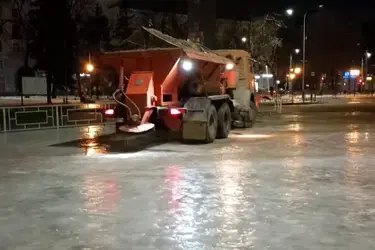 В Иванове 13 января на уборку улиц вышла 31 единица спецтехники