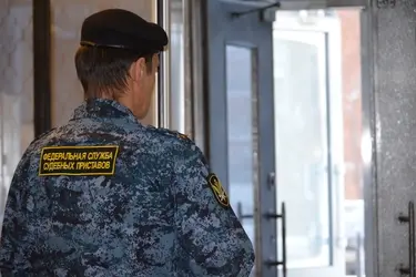 Жителя Заволжского района осудили за нападение с ножом на судебного пристава