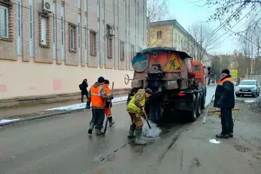 В Иванове дорожники залатают дыры в асфальте на шести улицах