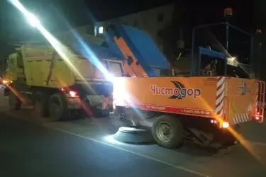 В Иванове началась уборка дорог от пыли машинами "Чистодор"