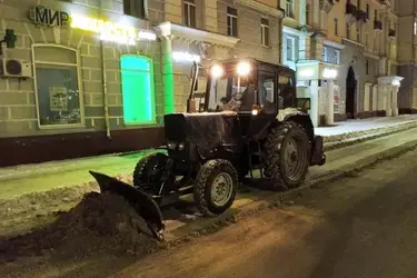 20 февраля улицы Иванова убирают 63 рабочих и 30 единиц спецтехники