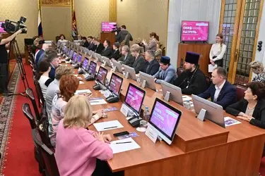 В Ивановской областной думе состоялся гражданский диалог о противостоянии онкологической угрозе