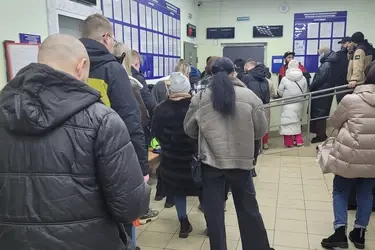 В марте ивановцы снова начали толпиться в очередях за красной печатью о гражданстве