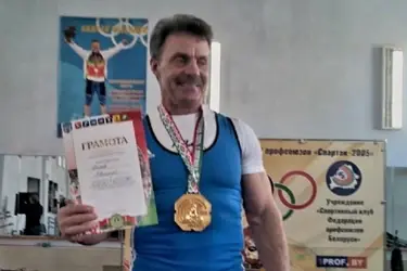68-летний ивановец Евгений Белов выиграл чемпионат Белоруссии по тяжелой атлетике