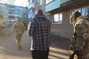 ФСБ задержала двоих жителей Ивановской области за торговлю огнестрельным оружием