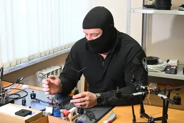 Ивановские росгвардейцы начали собирать дроны для бойцов СВО