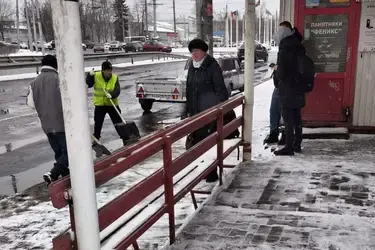В Иванове дорожники после снегопада возобновили противогололедную обработку
