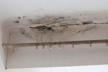 СК проверит информацию о доме с осыпающимся фасадом на Минской в Иванове