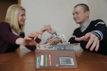 Ивановцы копят деньги на “черный день” и недвижимость