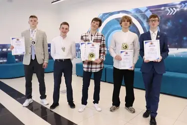 Пятерка самых умных ивановских школьников региона поедет на Первый канал на "Умницы и умники"