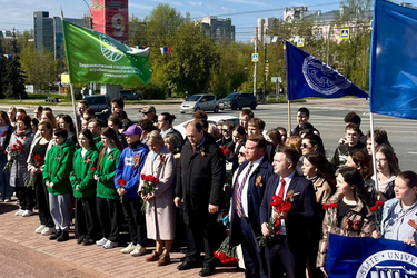 У мемориала Героям фронта и тыла в Иванове прошел митинг памяти павших в годы ВОВ