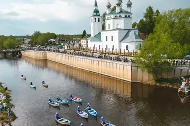 Из Южи в Холуй и обратно на "Русскую Венецию" будут курсировать бесплатные автобусы: расписание