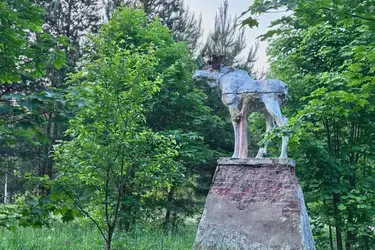 Хозяин Павловского леса: жители Фурмановского района обеспокоились судьбой парковой скульптуры