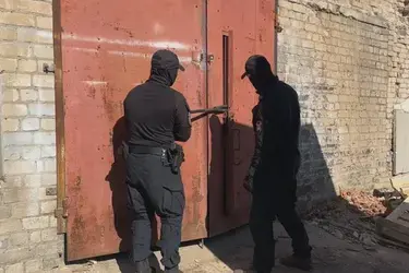 В Ивановской области полиция ликвидировала цех по выпуску поддельного алкоголя