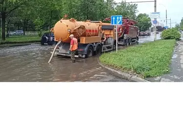 В Иванове "море" на Шубиных откачивают три илососа