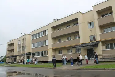 В Родниковском районе устраняют последствия зимней протечки в новом доме для переселенцев